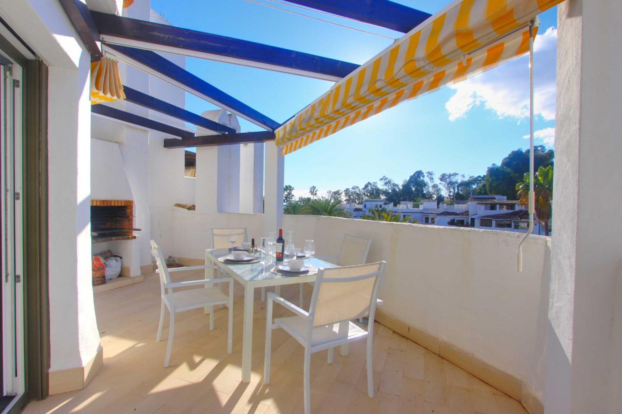 Apartamento 2036 Modern Golden Duplex Penthouse Marbella